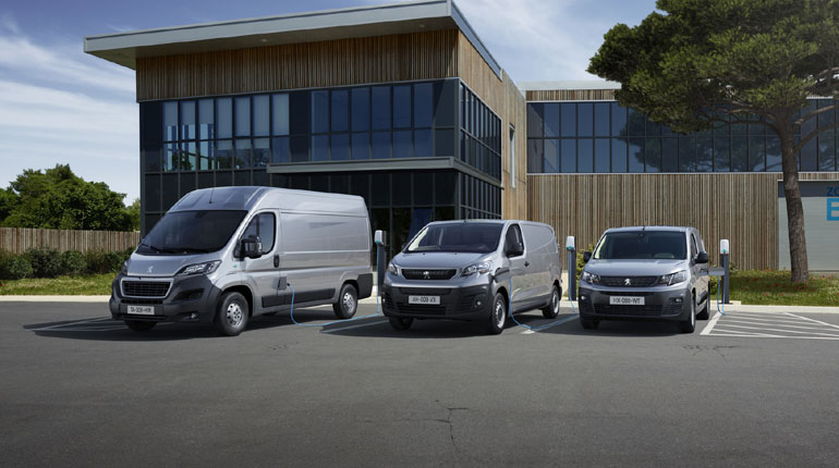 H Peugeot παρουσιάζει την πλήρως εξηλεκτρισμένη γκάμα των ελαφρών επαγγελματικών μοντέλων της.