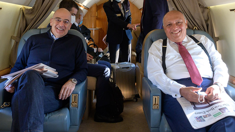 Στο Μπαχρέιν μεταβαίνει ο Ν. Δένδιας