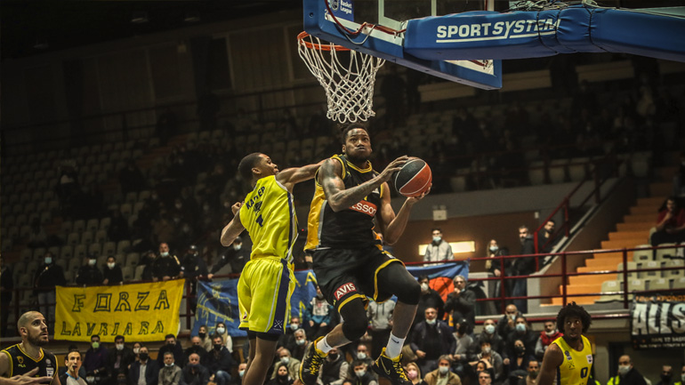 Σημαντικό «διπλό» για την ΑΕΚ, 82-81 το Λαύριο