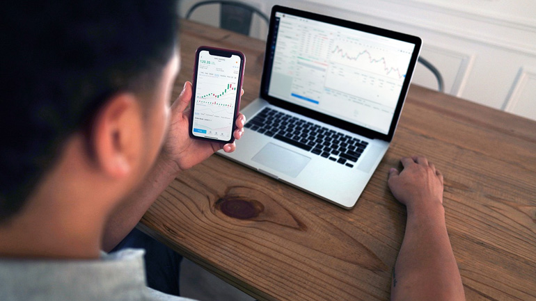 Χαμηλή αυτοεκτίμηση, φόβος και απομόνωση, οι επιπτώσεις του διαδικτυακού μίσους