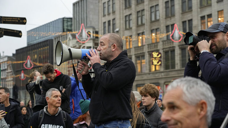 Ολλανδία: Νέα επεισόδια στη Χάγη σε διαδήλωση κατά των μέτρων αντιμετώπισης της πανδημίας