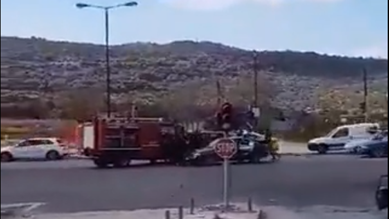 Συνελήφθη 23χρονος για την επίθεση σε πλήρωμα πυροσβεστικού οχήματος στη λεωφόρο Σχιστού