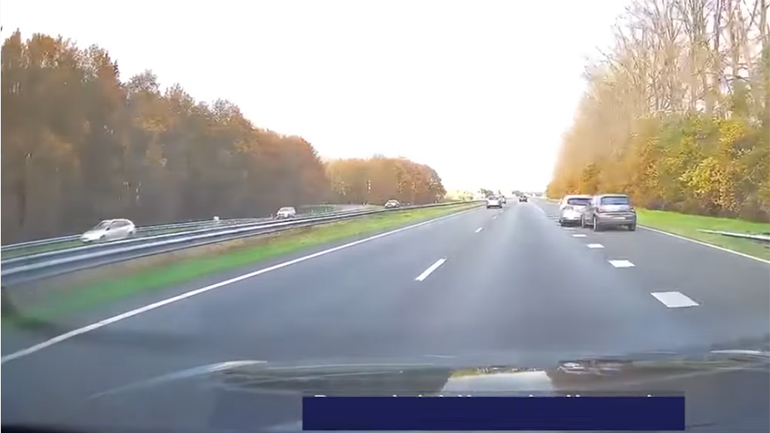 Ολλανδία: «Θυσίασε» το αυτοκίνητό του για να σώσει αναίσθητη οδηγό