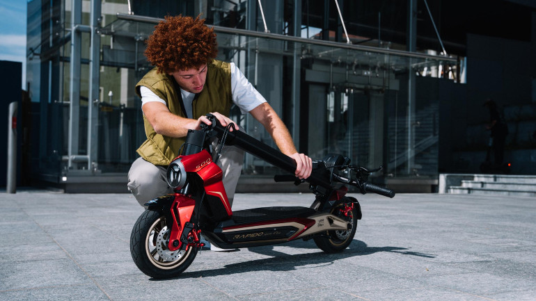 Το πλαίσιο από μαγνήσιο είναι επαναστατικό στον χώρο των eScooter.