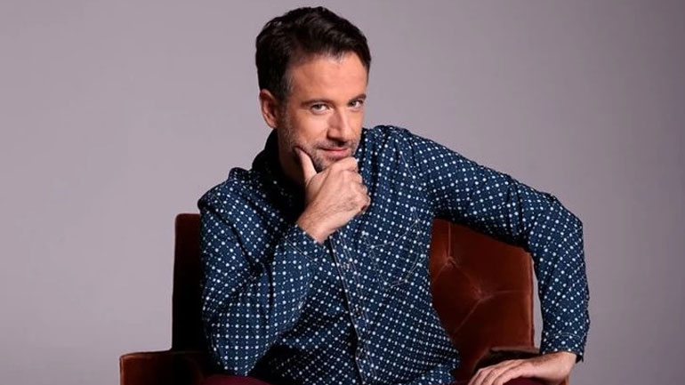 Κωστής Μαραβέγιας: «Η λεύκη που έχω είναι κάτι πολύ φυσιολογικό και δεδομένο»