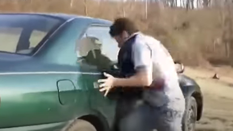 Στις πόσες κουτουλιές σπάει το τζάμι ενός αυτοκινήτου;