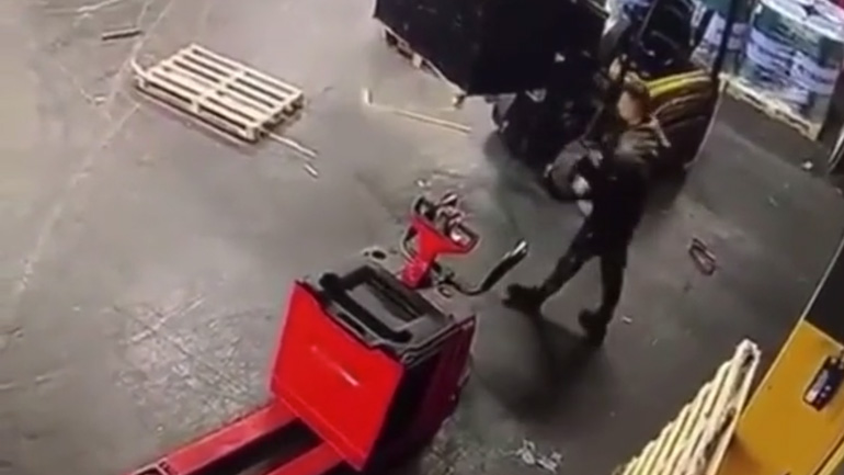 Άνδρας εναντίον παλέτας