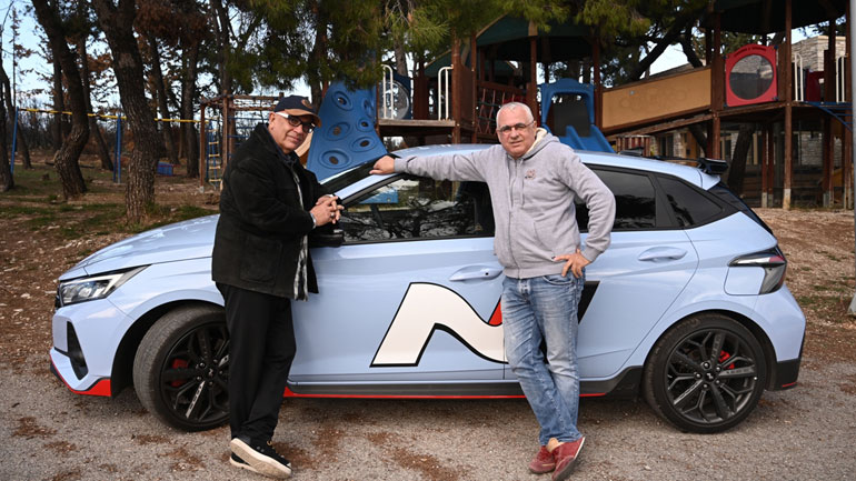 Ο Γιάννης Ζουγανέλης οδηγεί το Hyundai i20 N με 204 ίππους