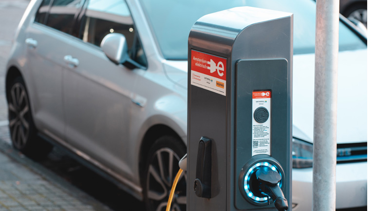 Υποχρεωτικά φορτιστές αυτοκινήτων σε κάθε νέο κτίριο στην Αγγλία