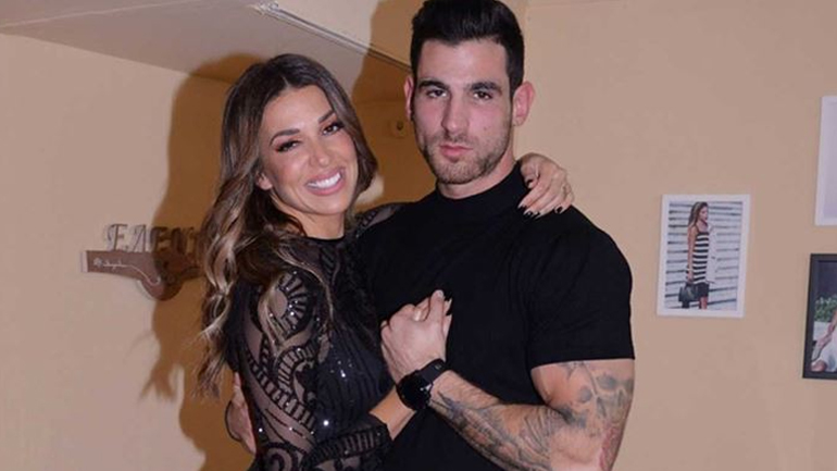 Ελένη Χατζίδου-Ετεοκλής Παύλου: Δείτε το χριστουγεννιάτικο δέντρο που στόλισαν στο σπίτι τους!