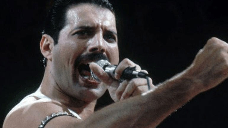 Φρέντι Μέρκιουρι, ένας χαρισματικός καλλιτέχνης που έφυγε νωρίς