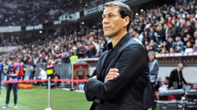 Η Μάντσεστερ Γιουνάιτεντ μιλάει και με Φαβρ, Γκαρσιά