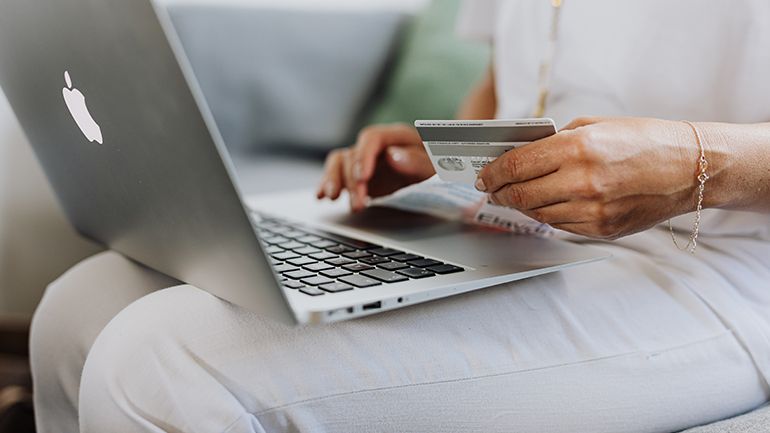 Black Friday – Πώς να αποφύγετε τις παγίδες για να ψωνίσετε online με ασφάλεια