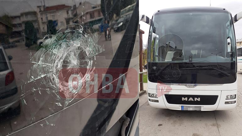 Θήβα: Πέταξαν πέτρες και έσπασαν παρμπρίζ λεωφορείου
