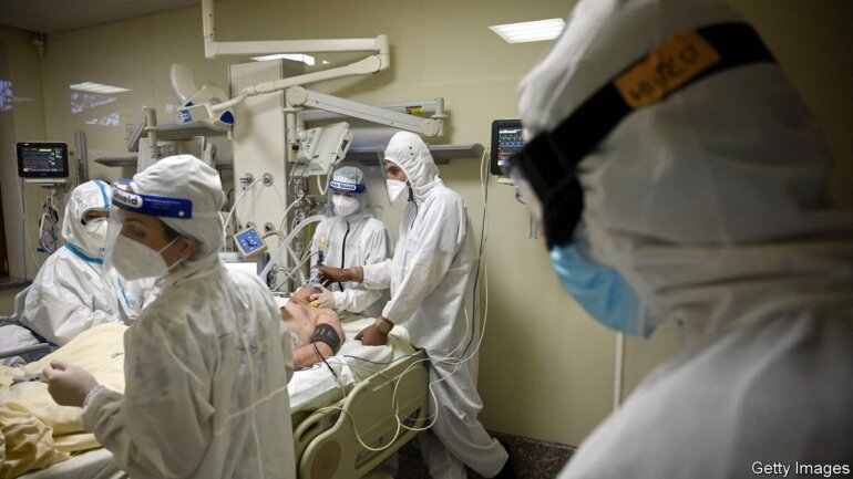 O απολογισμός των θανάτων λόγω COVID-19 σε Ευρώπη και Αμερική