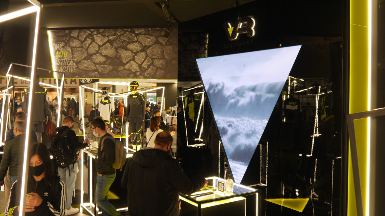 Νέα κατηγορία ρουχισμού VR46 Equipment για προπόνηση και άσκηση.