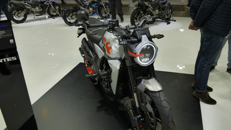 Το πανέμορφο 350GK έκλεψε καρδιές στην EICMA.