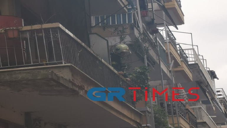 Θεσσαλονίκη: Φωτιά σε διαμέρισμα – Απεγκλωβίστηκε ηλικιωμένη