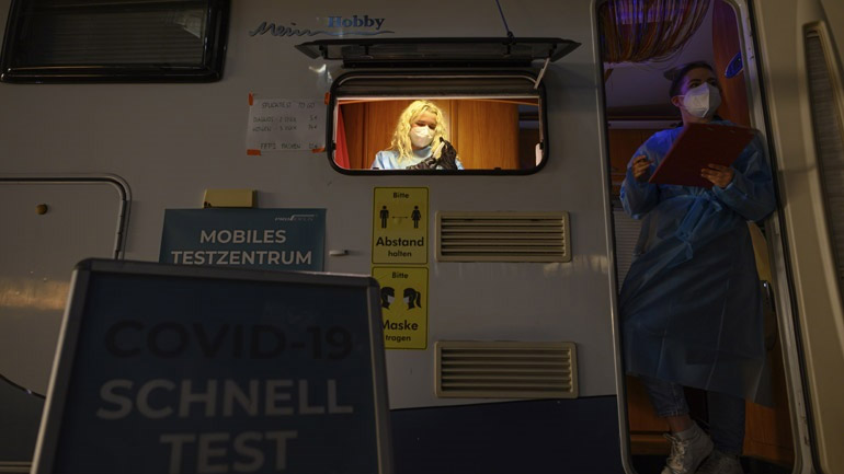 Γερμανία: Περισσότερα από 76.000 νέα περιστατικά Covid-19