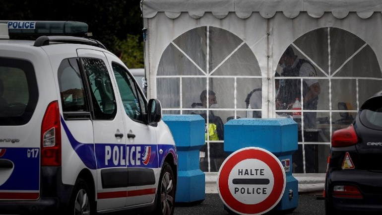 Γαλλία: Ενίσχυση των ελέγχων στα σύνορα για να αναχαιτιστεί το πέμπτο κύμα της πανδημίας