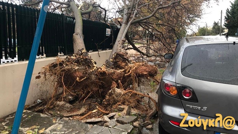Μεγάλες ζημιές από τη σφοδρή καταιγίδα στην Αθήνα