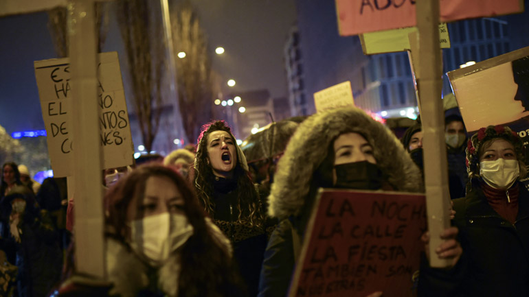 Ισπανία: Χιλιάδες διαδηλωτές σε όλη τη χώρα κατά της σεξιστικής βίας