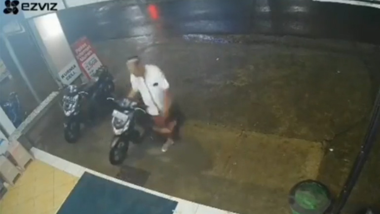 Αναβάτες με ίδια σκούτερ