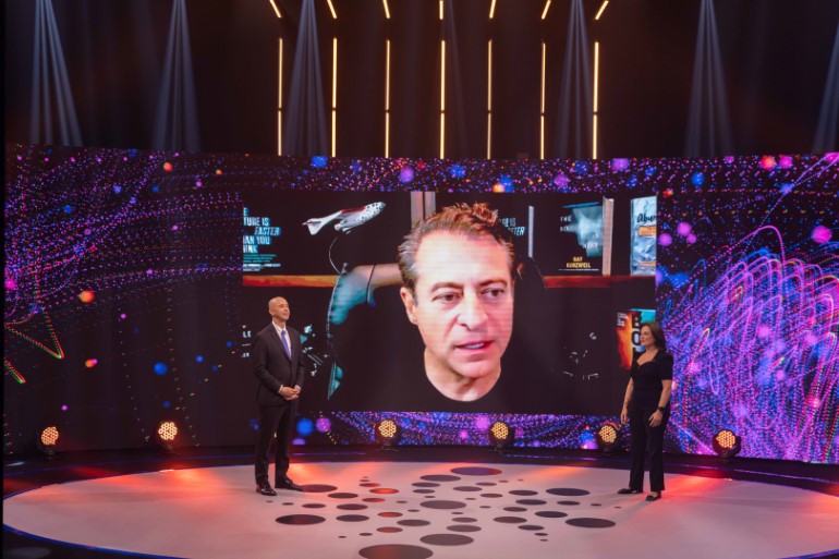 David Roberts, SU Faculty Technology Disruption & Exponential Leadership / Νίκη Συροπούλου, CEO SU Greece & CEO iGrow