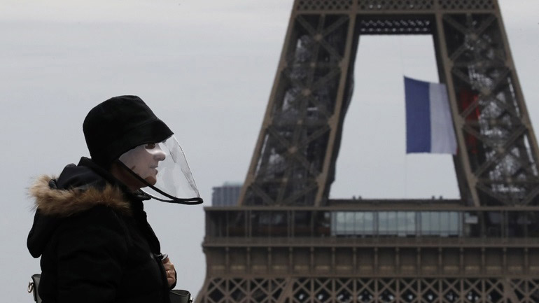 Παρίσι: Υποχρεωτική χρήση μάσκας στις δημόσιες συναθροίσεις