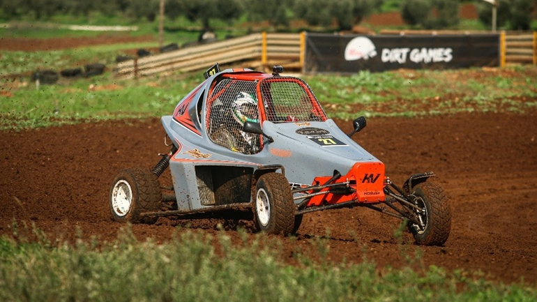 Θέαμα στη λασπωμένη πίστα στο «Διαδρόμιο»- Ο τίτλος θα κριθεί στον τελευταίο αγώνα