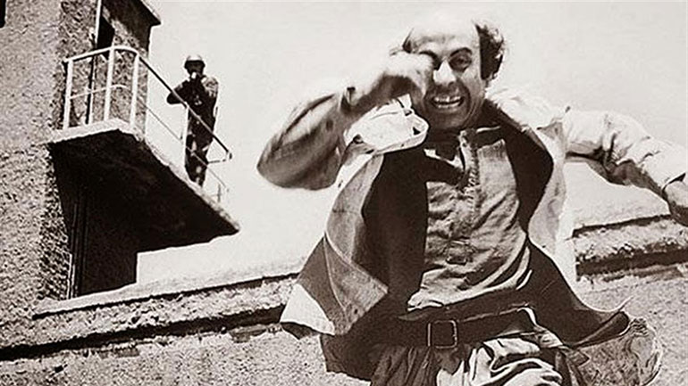 Ντίνος Κατσουρίδης, το πολυεργαλείο του ελληνικού σινεμά και τα όπλα του