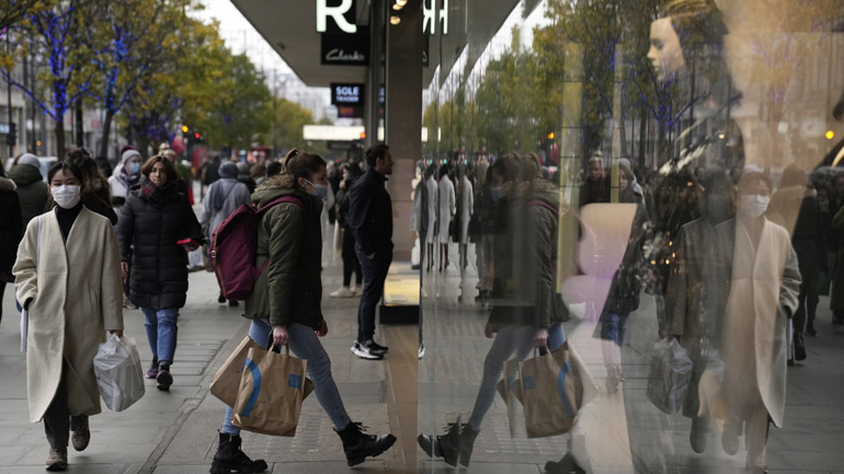 Οίκοι αξιολόγησης εκτιμούν ότι η «Όμικρον» θα μπορούσε να πλήξει την παγκόσμια ανάπτυξη