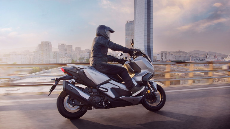 Adventure scooter από τη Honda για ακόμα περισσότερη ελευθερία στις εξορμήσεις.