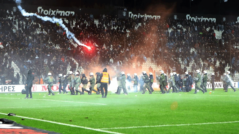 Ο Πλεύρης προανήγγειλε κυρώσεις στον ΠΑΟΚ για τη μη τήρηση των υγειονομικών μέτρων