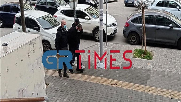 Θεσσαλονίκη: Στον εισαγγελέα ο 49χρονος που κατηγορείται ότι δολοφόνησε τη σύζυγό του