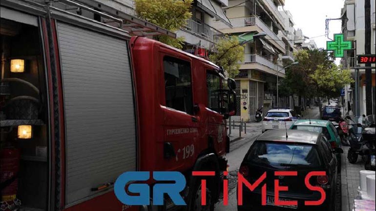 Θεσσαλονίκη: Κινητοποίηση της Πυροσβεστικής για φωτιά σε διαμέρισμα