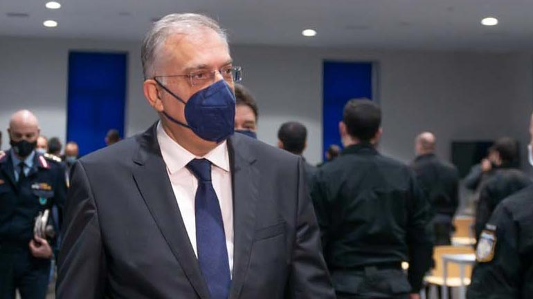 Όταν στο υπουργείο Προστασίας του Πολίτη πουλάνε «φύκια για μεταξωτές κορδέλες»