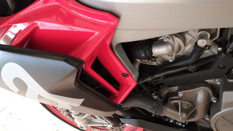 Κρυφά αεροδυναμικά φτερά για καλύτερη συμπεριφορά στην επιτάχυνση και καλύτερη κάλυψη του αναβάτη.