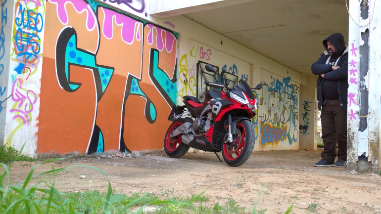 Πάντα μου άρεσε το Tuono και το 660 έχει όλο το DNA που με έκανε να το αγαπήσω.