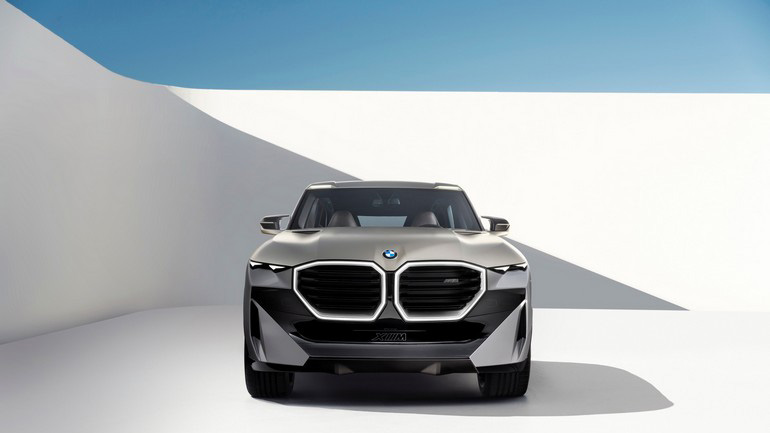 Ιδού το νέο  BMW Concept XM: 750 αθόρυβοι ίπποι 