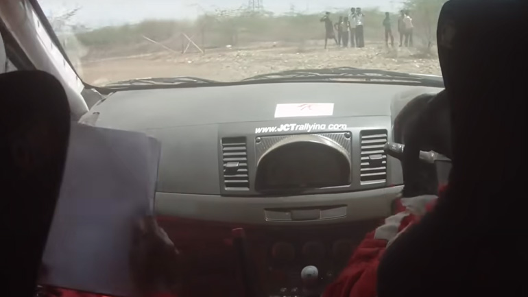 Ασταμάτητο γέλιο με τον χειρότερο οδηγό αγώνων στην ιστορία