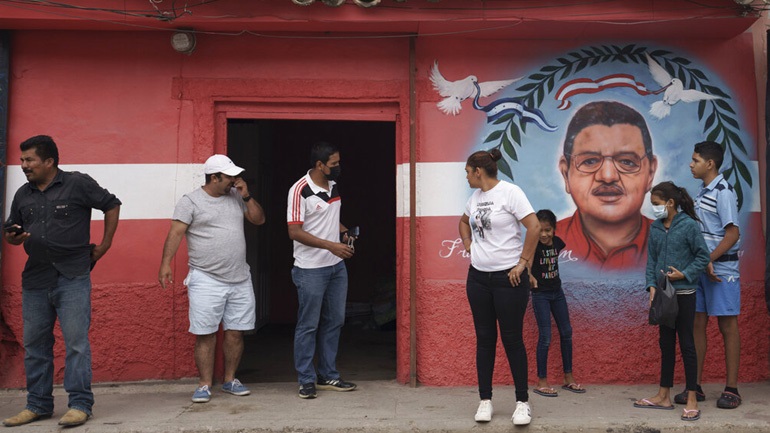 Ονδούρα: Το κυβερνών κόμμα παραδέχεται την ήττα του στις προεδρικές εκλογές Ονδούρα: Το κυβερνών κόμμα παραδέχεται την ήττα του στις προεδρικές εκλογές