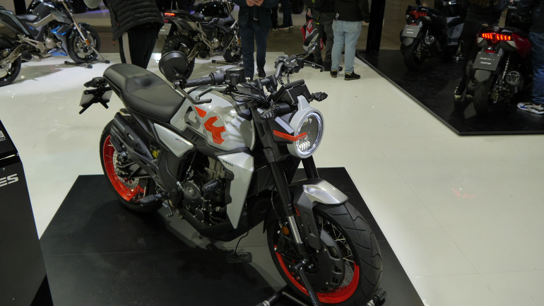 Νέος κινητήρας, νέα εμφάνιση, νέος αέρας για το Zontes 350GK