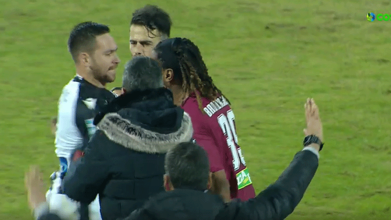 ΑΕΛ-ΠΑΟΚ: Σύρραξη στο Αλκαζάρ μετά τη λήξη του αγώνα