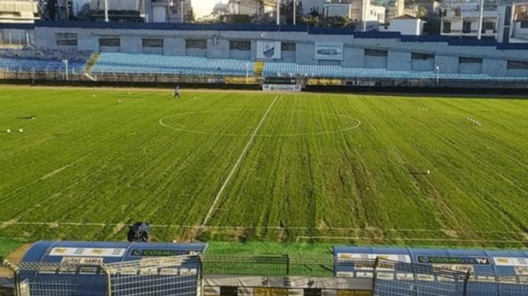 «Χωράφι» το γήπεδο της Λαμίας