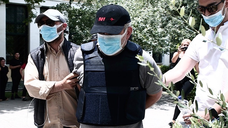 Ο «ψευτογιατρός» καλείται σε απολογία για νομιμοποίηση εσόδων από παράνομη δραστηριότητα