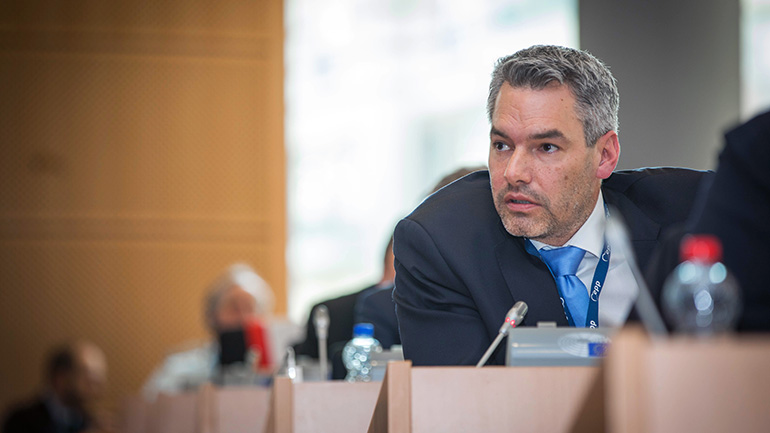 Αυστρία: Ο Κ. Νεχάμερ είναι ο νέος ηγέτης του Συντηρητικού Κόμματος και επόμενος καγκελάριος Αυστρία: Ο Κ. Νεχάμερ είναι ο νέος ηγέτης του Συντηρητικού Κόμματος και επόμενος καγκελάριος