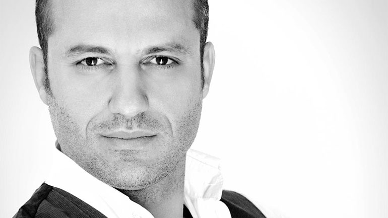 Ο Κώστας Τριανταφυλλίδης στη μουσική σκηνή Σφίγγα