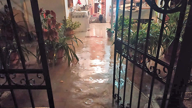 Μεσολόγγι: Δεκάδες κλήσεις για αντλήσεις υδάτων δέχτηκε η Πυροσβεστική