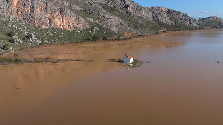 Αχαΐα: Η πλημμυρισμένη Στροφυλιά από ψηλά